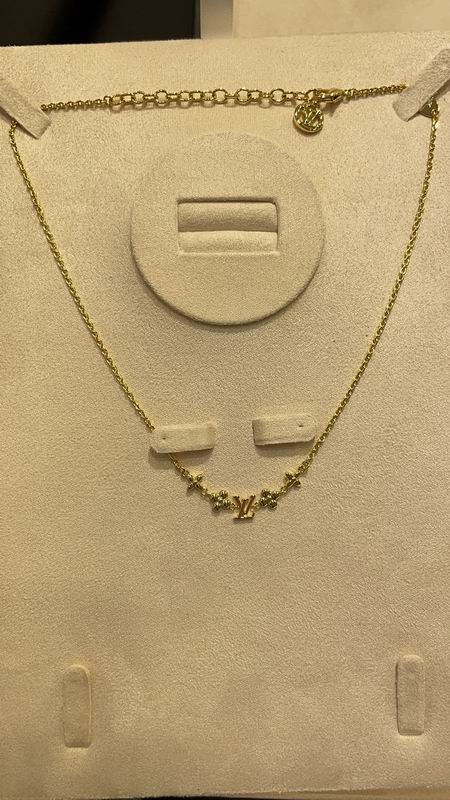 LV Necklace 01yxx289